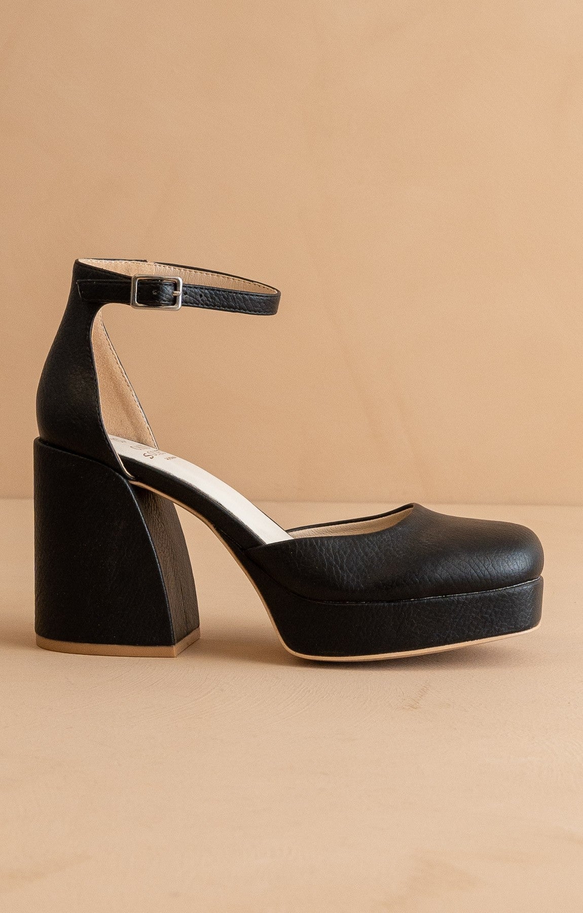 Oslo Chunky Platform Mary Janes – Retro Women’s Shoes