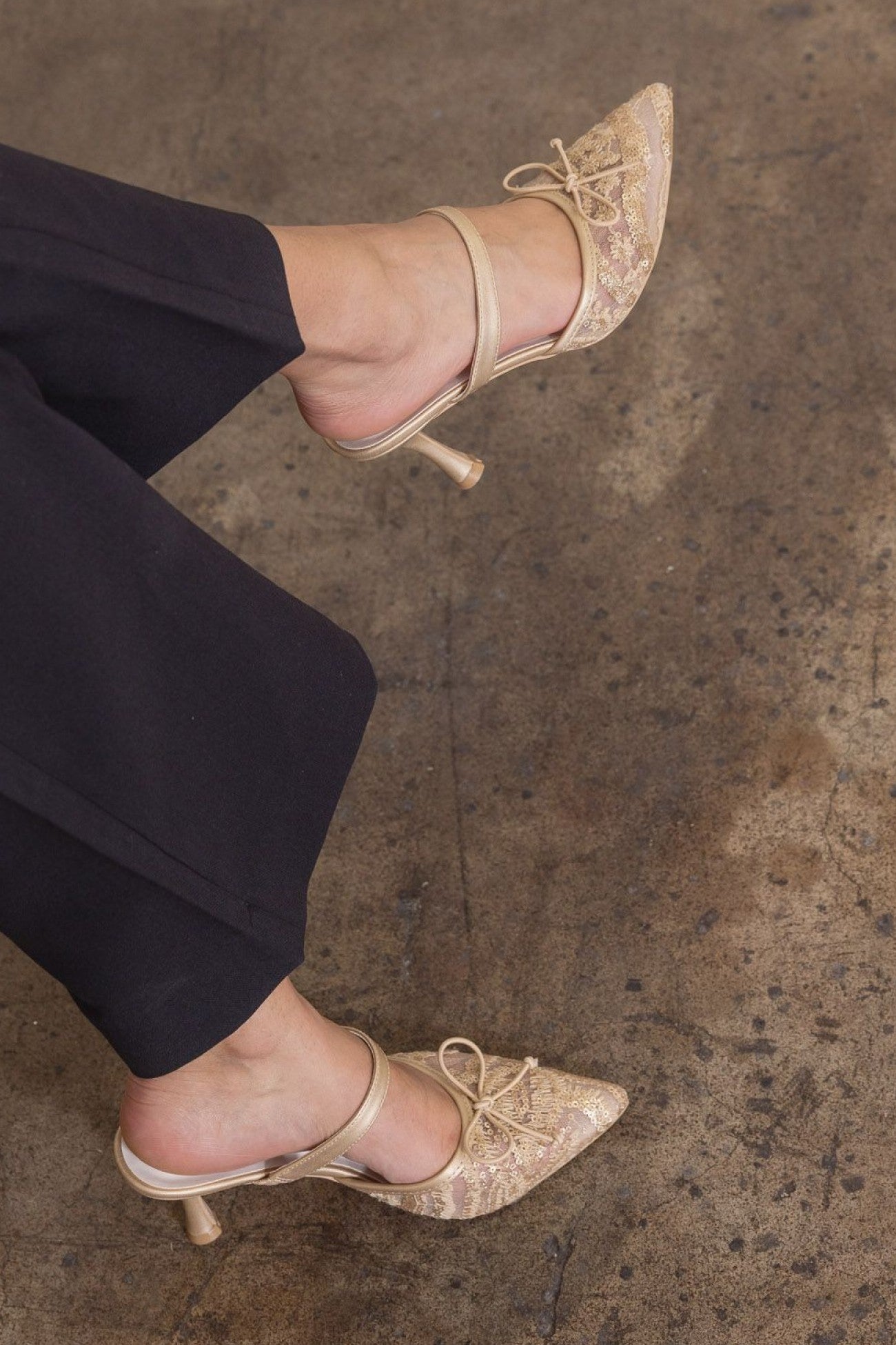 The Katie - Lace Pointed Toe Mid Heel Mule