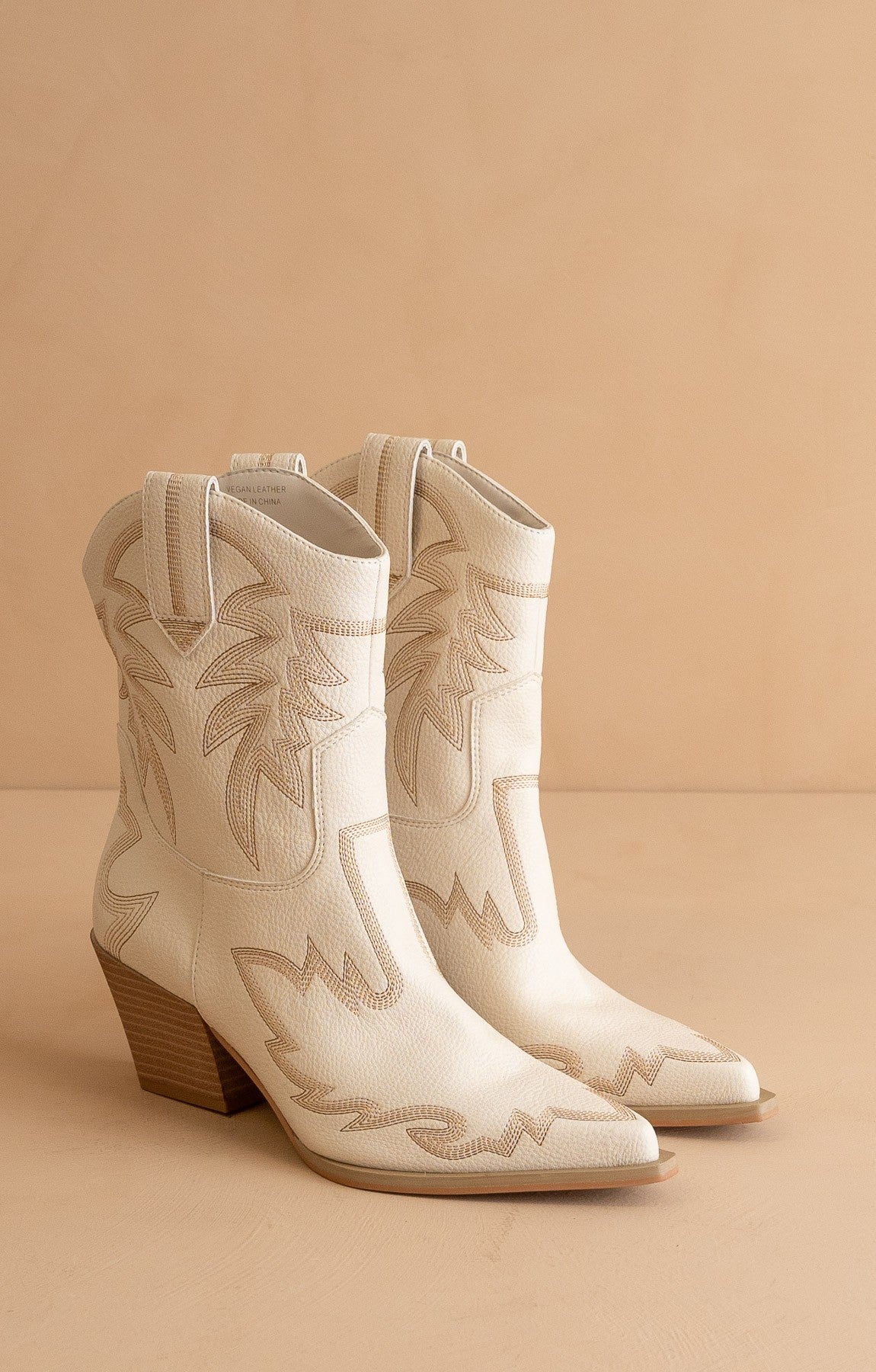 Nantes - Embroidered Cowboy Boots