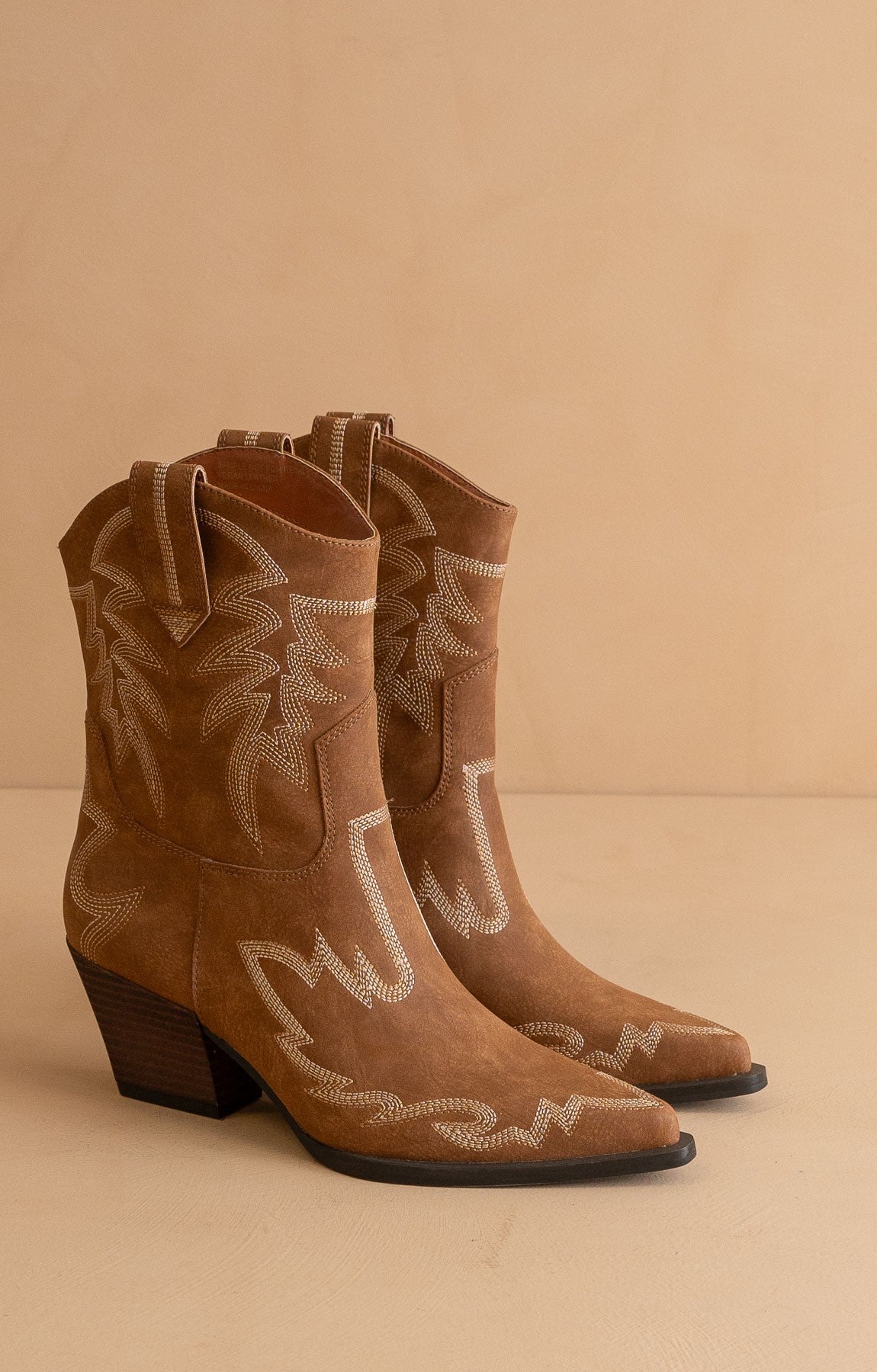Nantes - Embroidered Cowboy Boots