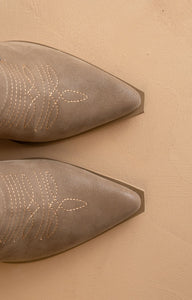 Dixie - Mules With Western Buckle Detail