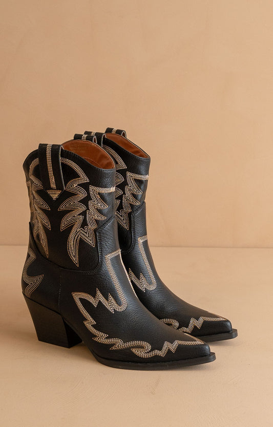 Nantes - Embroidered Cowboy Boots