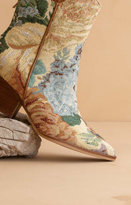 Kaiya - Vintage Western Tapestry Boots